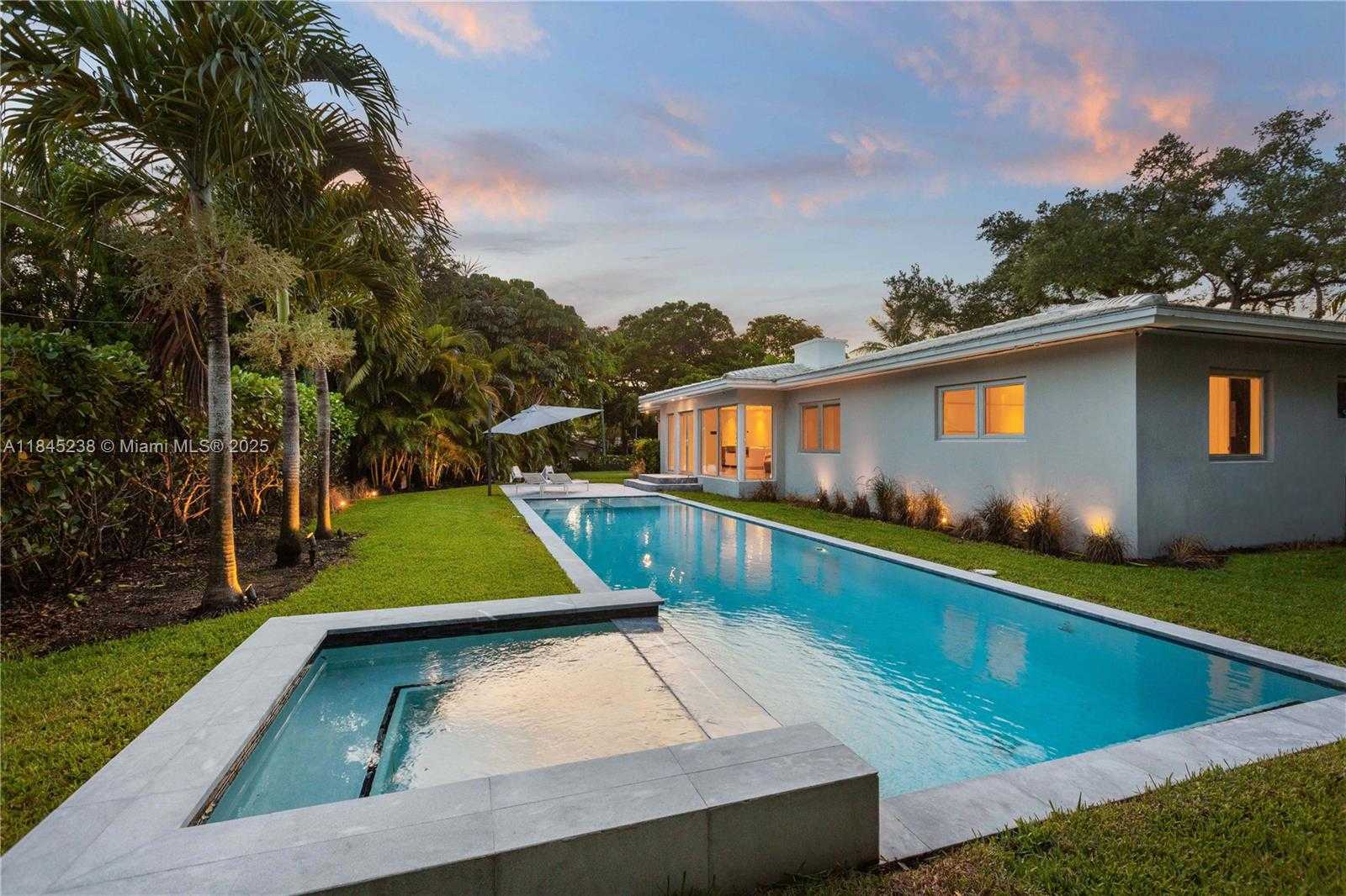 Small Image of 520 CASTANIA AVE, Coral Gables Number 38