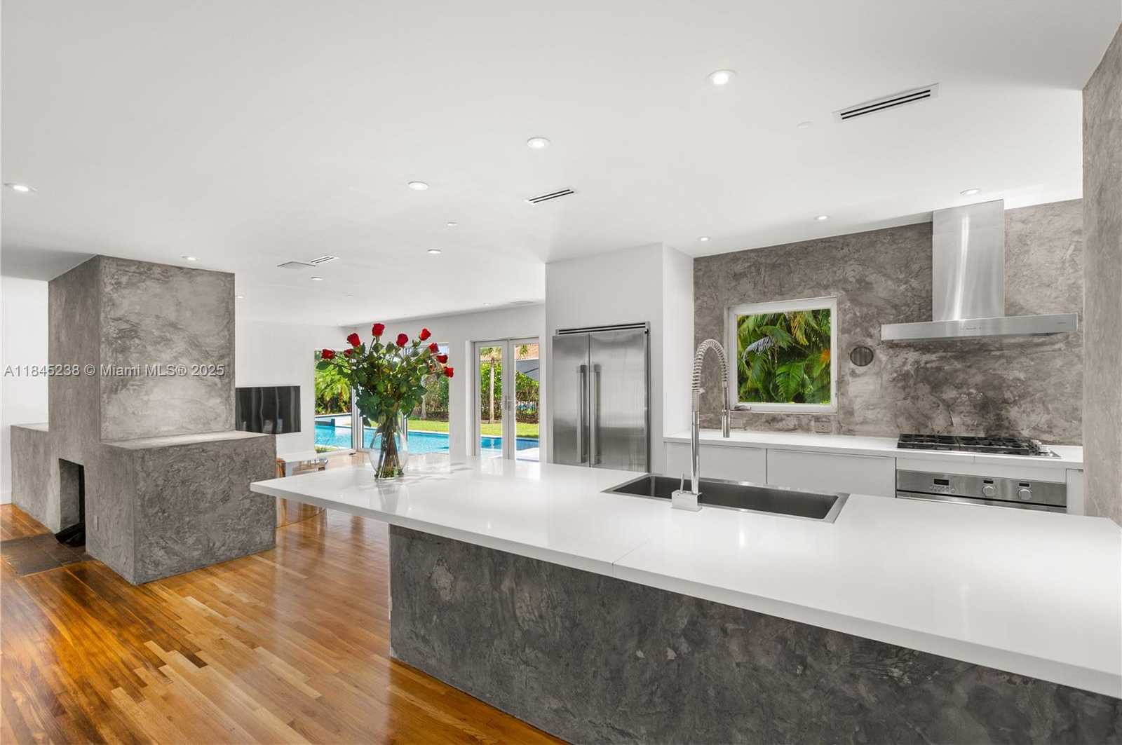Small Image of 520 CASTANIA AVE, Coral Gables Number 6