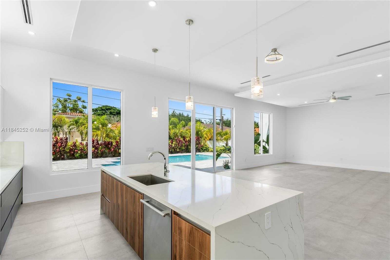 Small Image of 9895 NORTH WEST 26TH ST, Doral Number 10