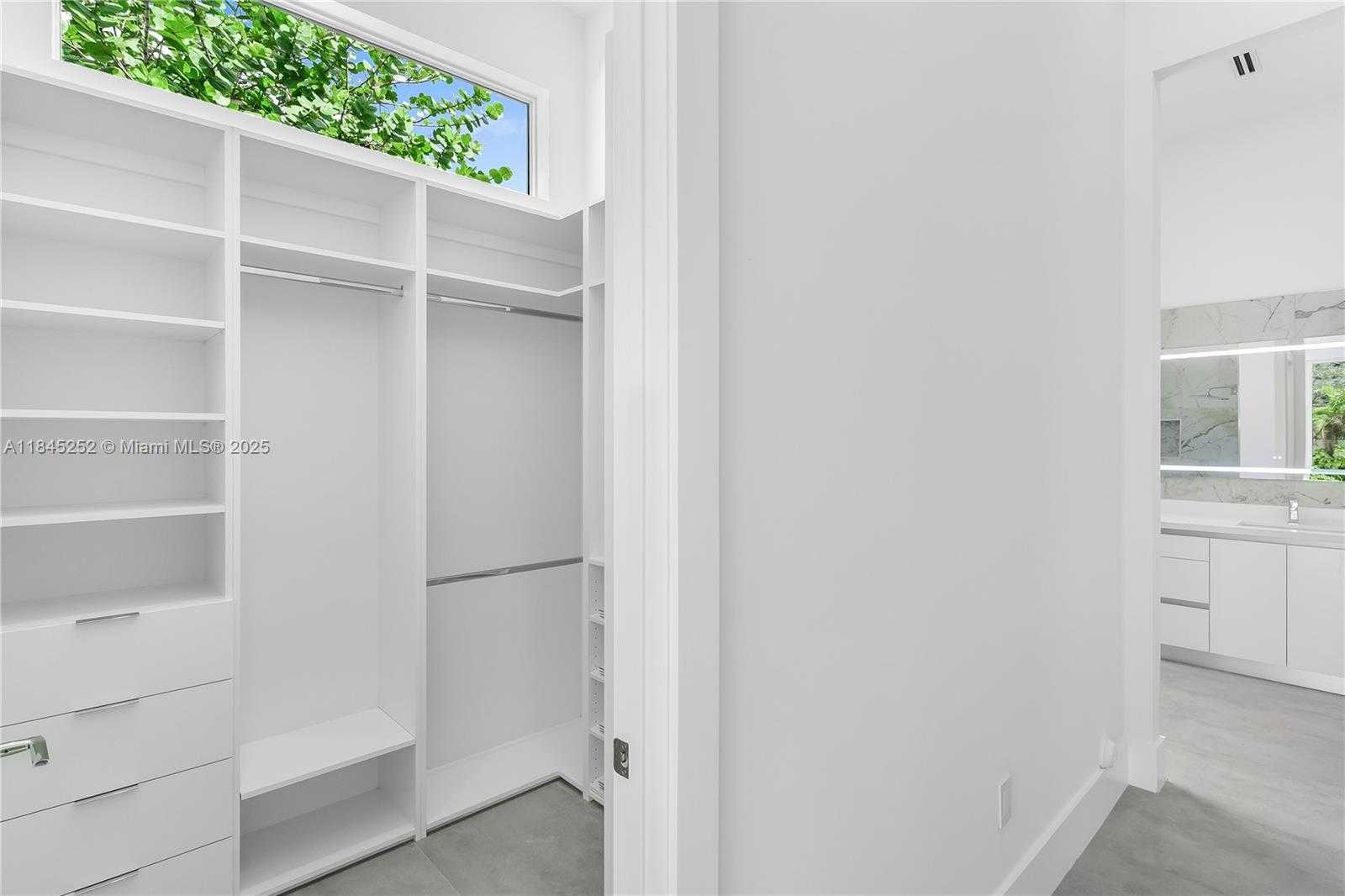 Small Image of 9895 NORTH WEST 26TH ST, Doral Number 16