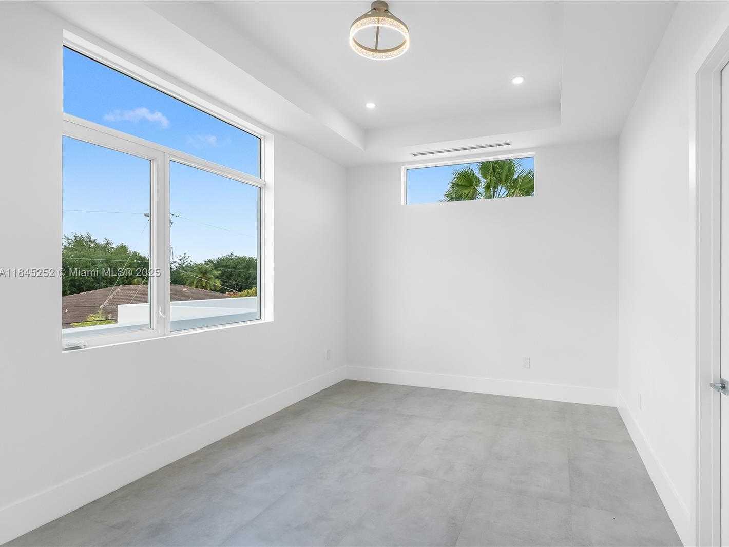Small Image of 9895 NORTH WEST 26TH ST, Doral Number 25