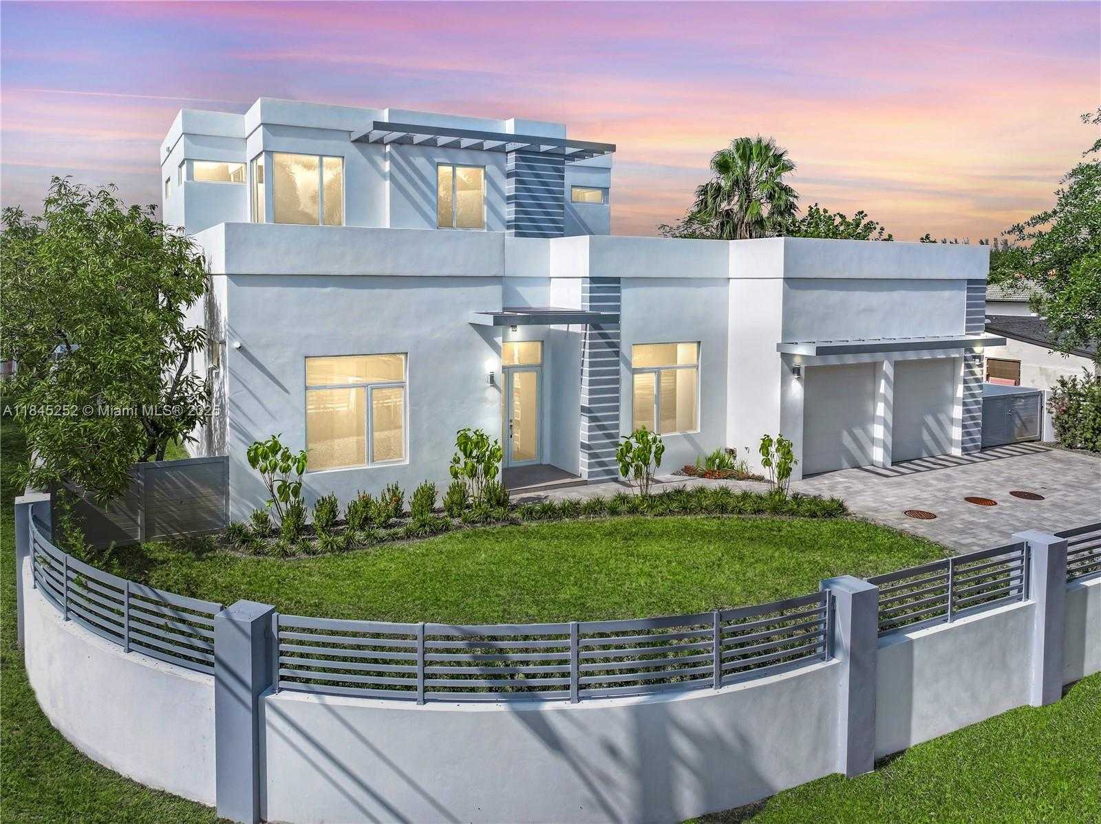 Small Image of 9895 NORTH WEST 26TH ST, Doral Number 32