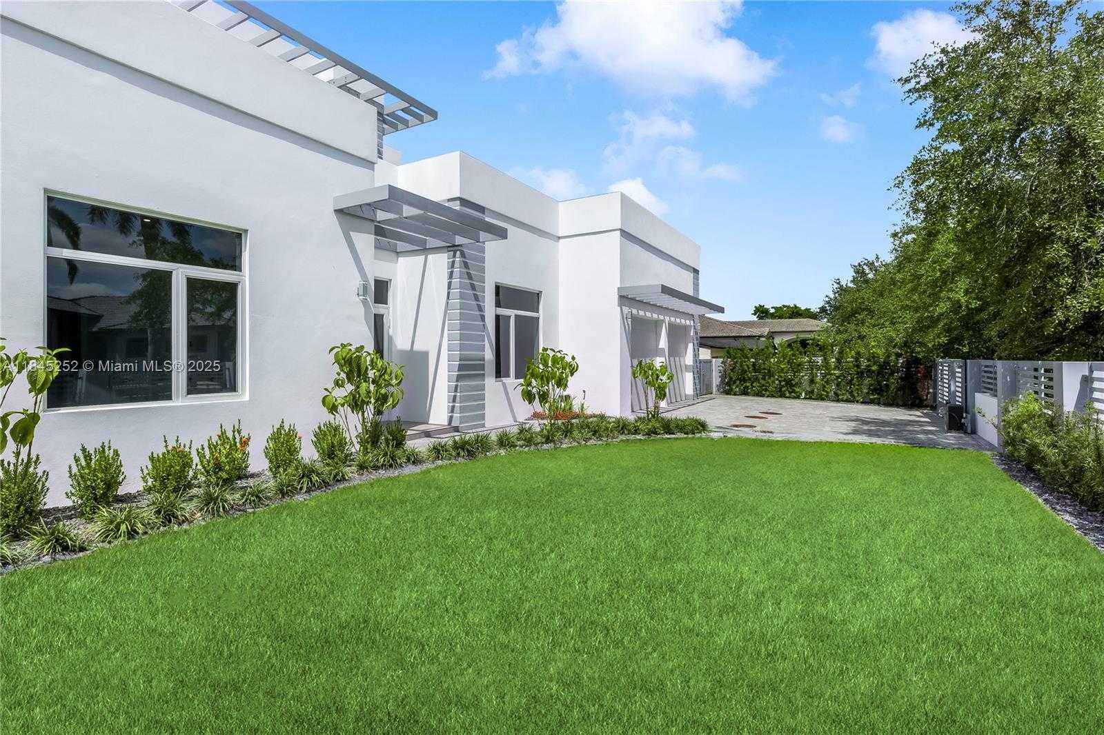 Small Image of 9895 NORTH WEST 26TH ST, Doral Number 34