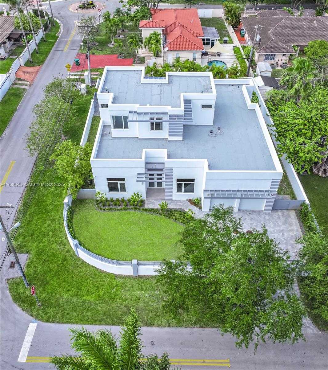 Small Image of 9895 NORTH WEST 26TH ST, Doral Number 37