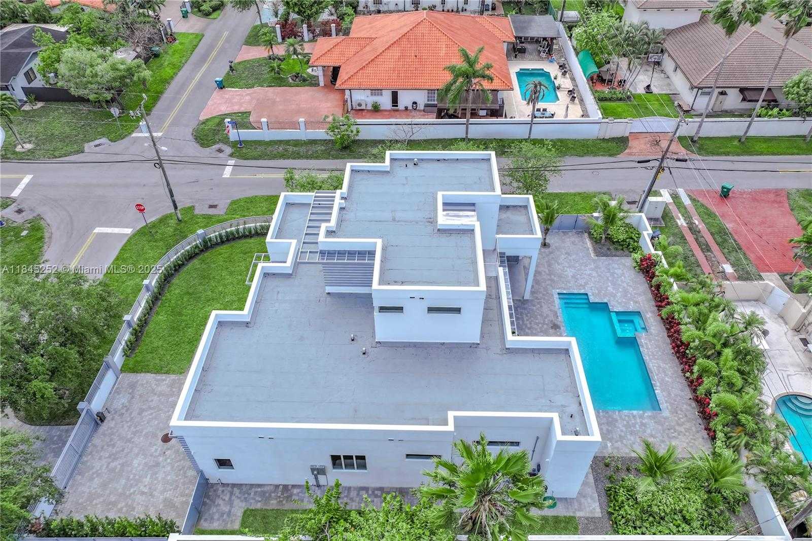 Small Image of 9895 NORTH WEST 26TH ST, Doral Number 42