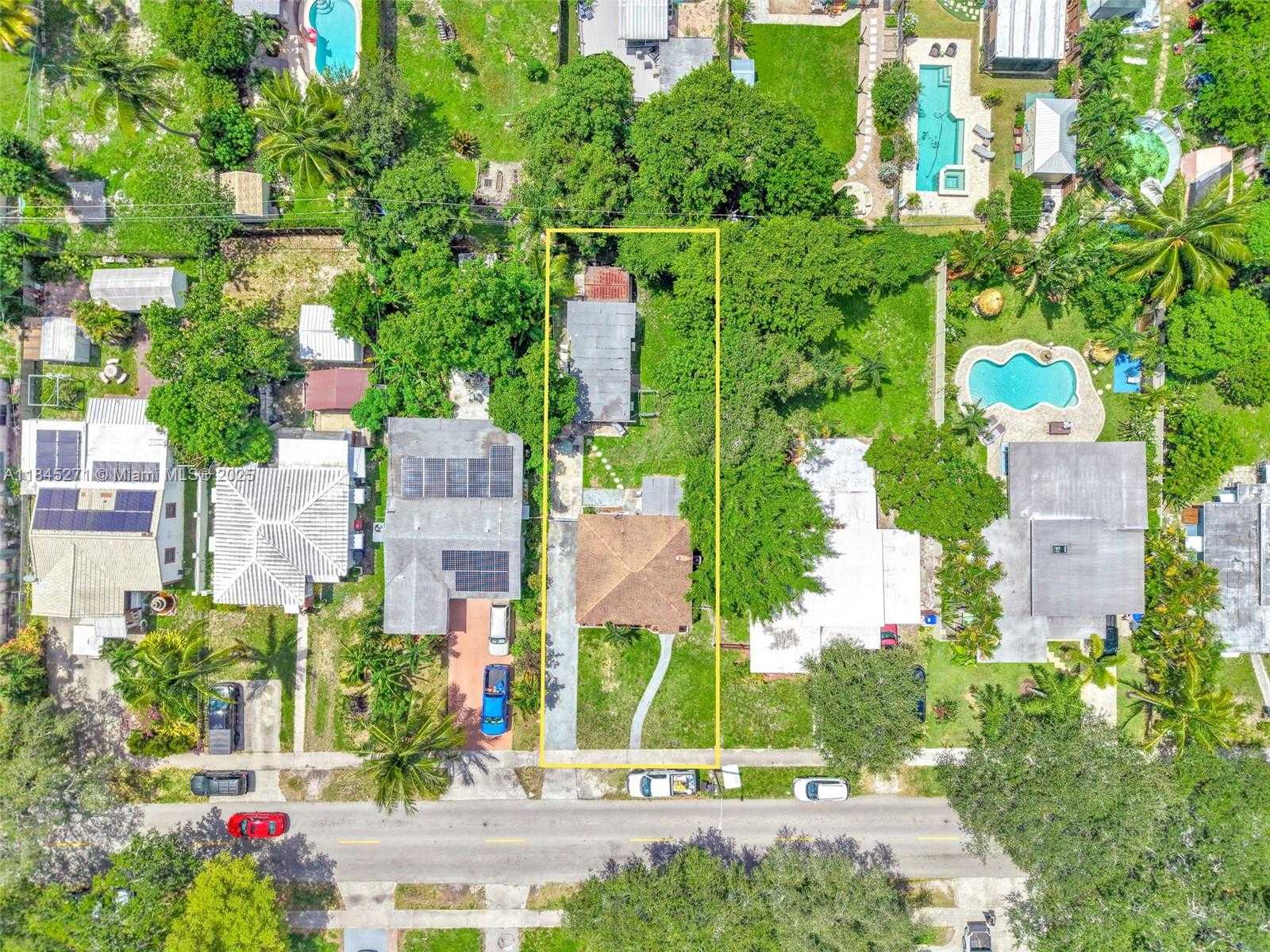 Small Image of 2318 WASHINGTON ST, Hollywood Number 2