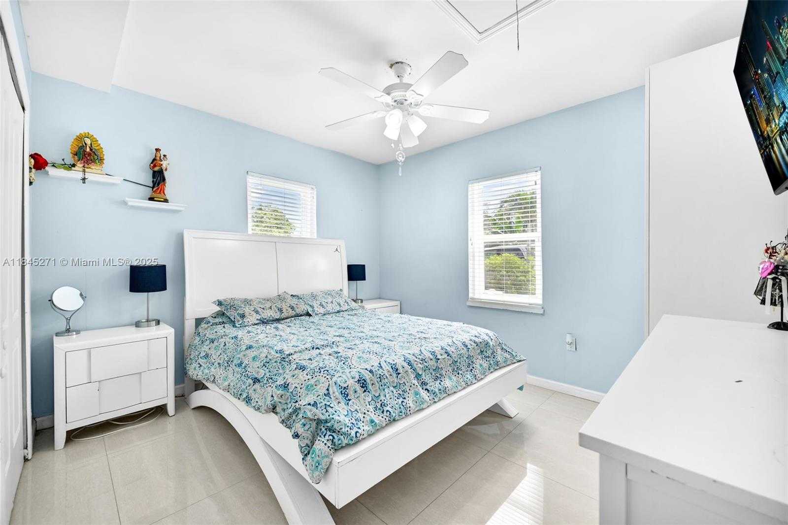 Small Image of 2318 WASHINGTON ST, Hollywood Number 27