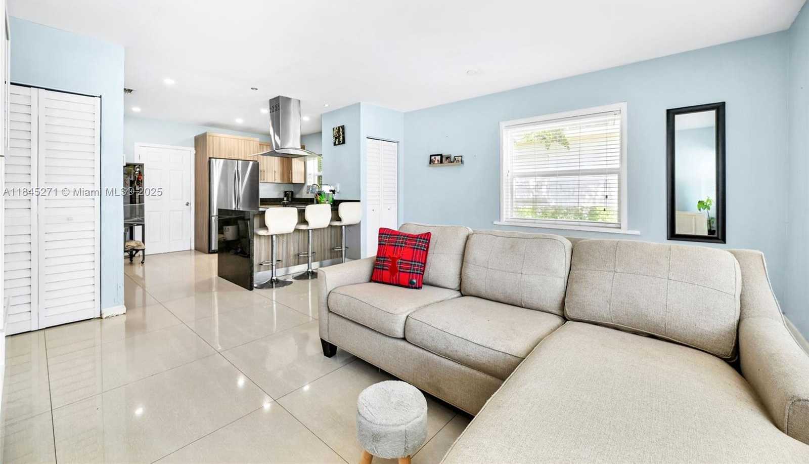 Small Image of 2318 WASHINGTON ST, Hollywood Number 38