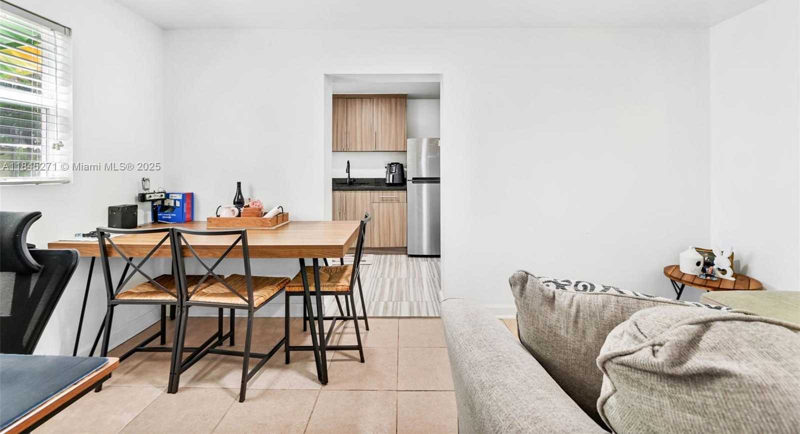 Small Image of 2318 WASHINGTON ST, Hollywood Number 52