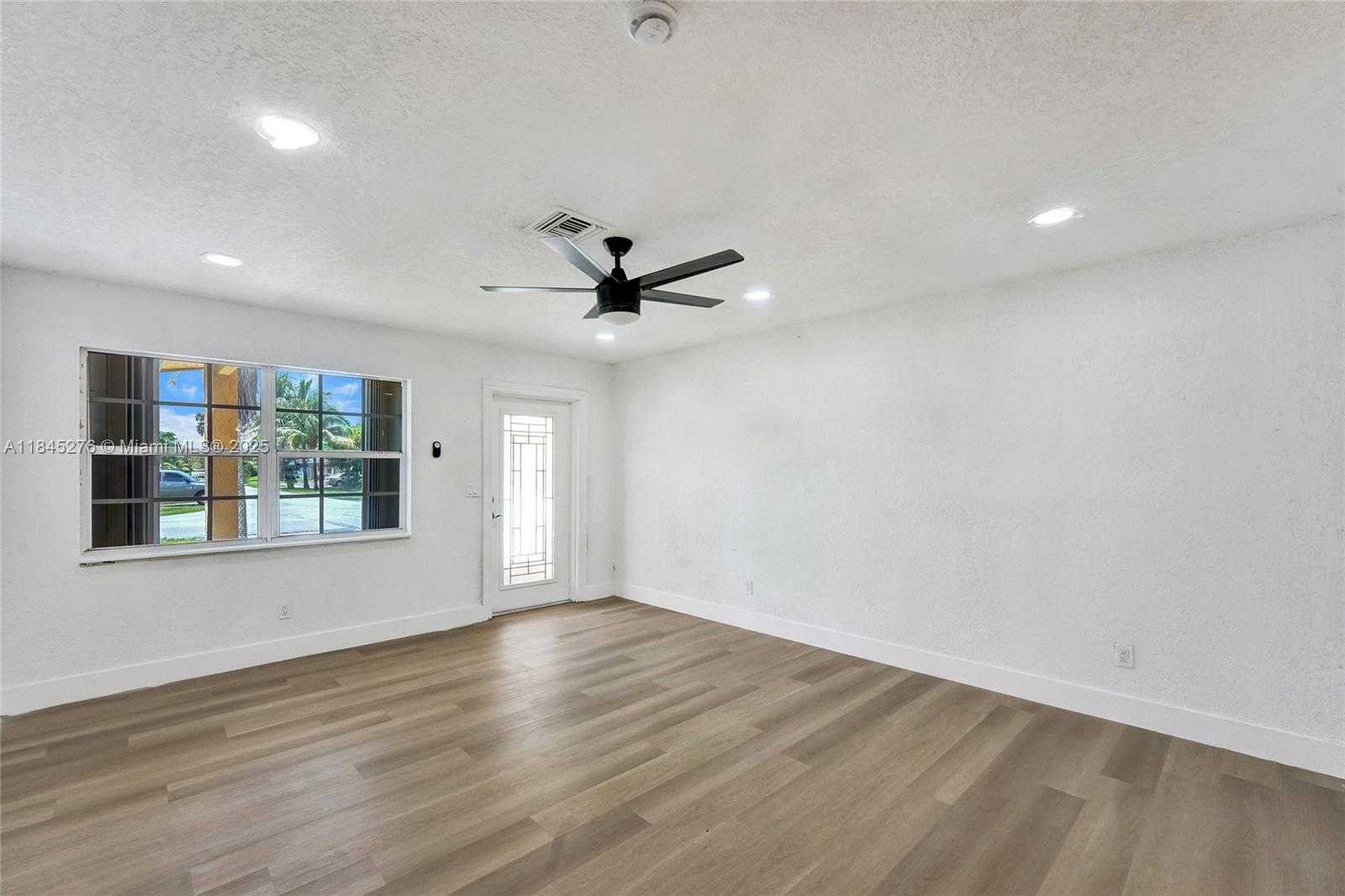 Small Image of 4331 NORTH WEST 27TH ST, Lauderhill Number 4