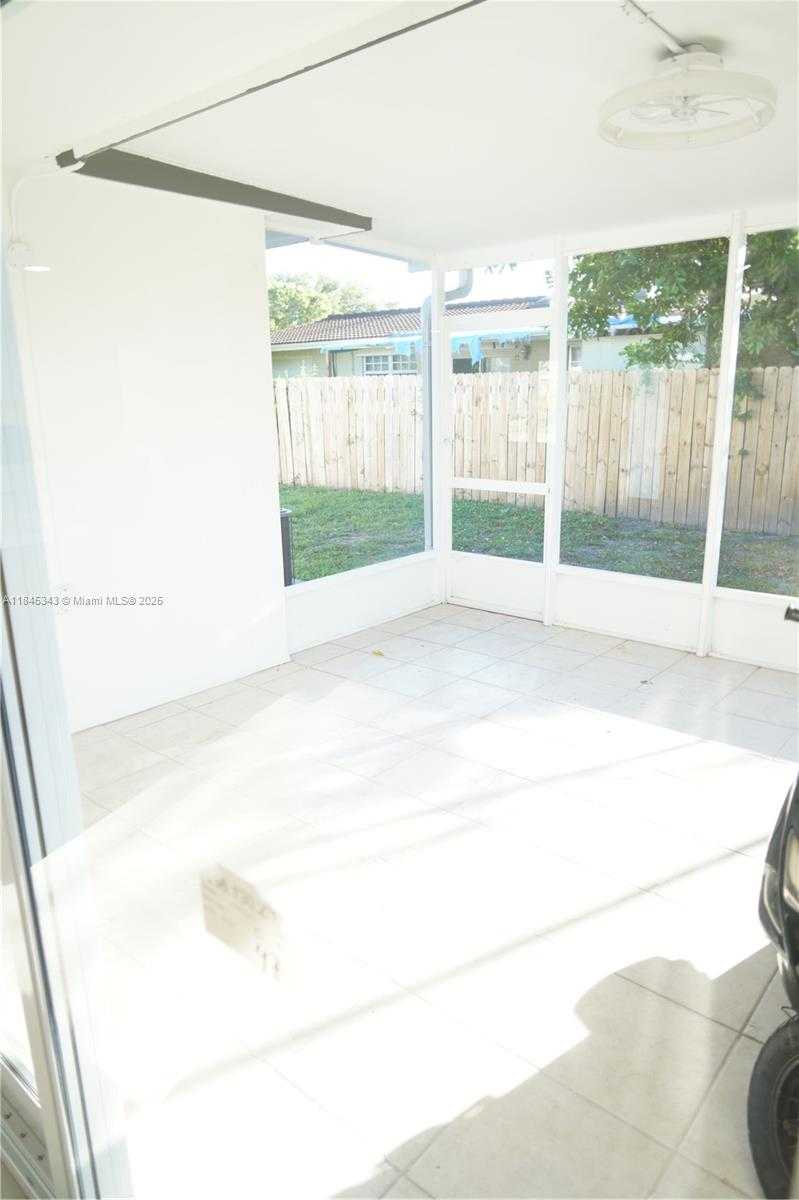 Small Image of 5013 SOUTH WEST 90TH TER, Cooper City Number 38