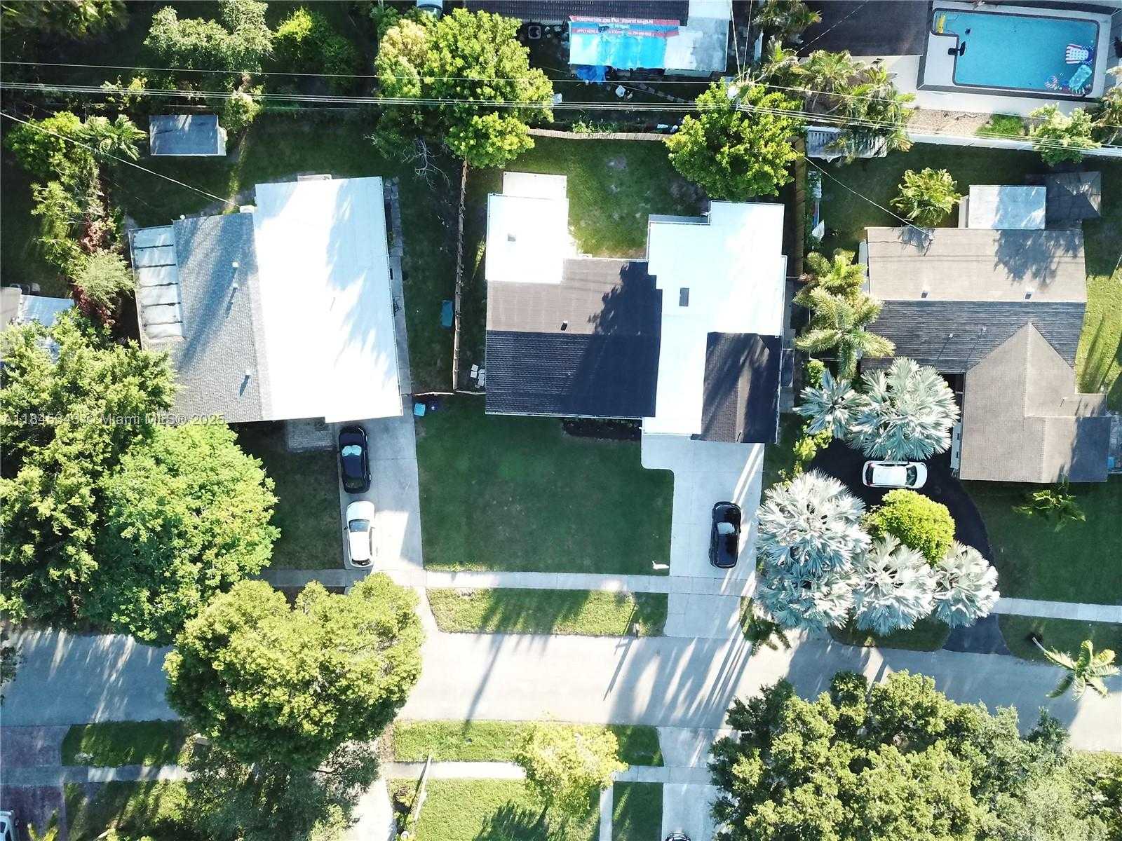 Small Image of 5013 SOUTH WEST 90TH TER, Cooper City Number 41