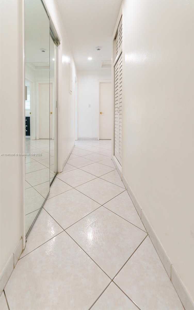 Small Image of 2011 NORTH 43RD AVE, Hollywood Number 20