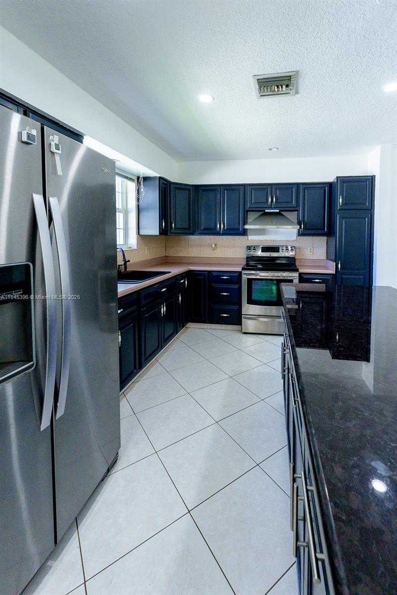 Small Image of 2011 NORTH 43RD AVE, Hollywood Number 7