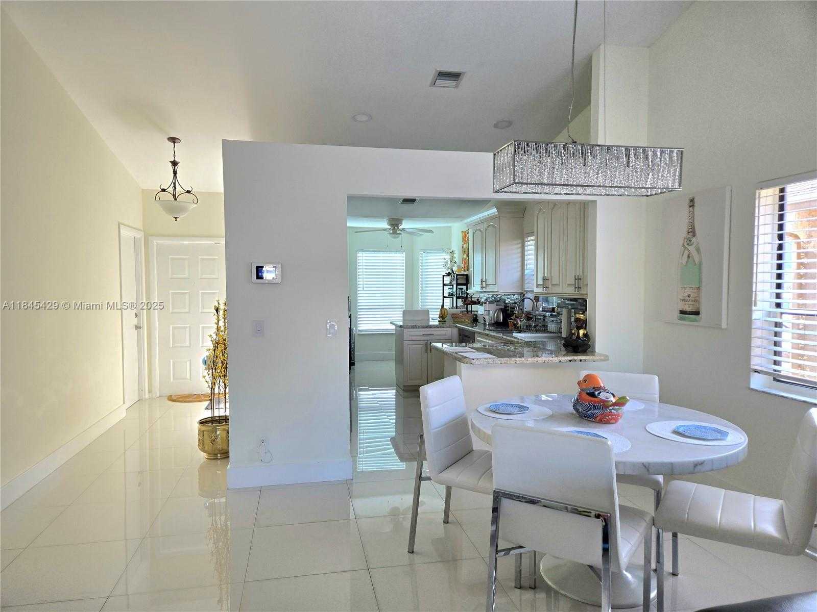 Small Image of 23330 SEDAWIE DR, Boca Raton Number 12