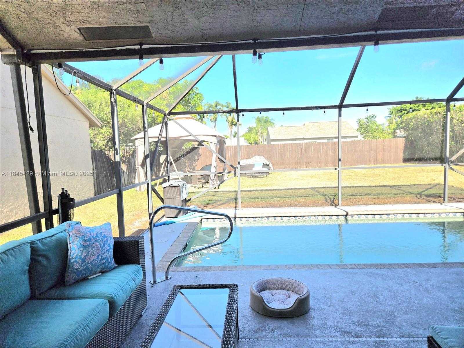 Small Image of 23330 SEDAWIE DR, Boca Raton Number 3