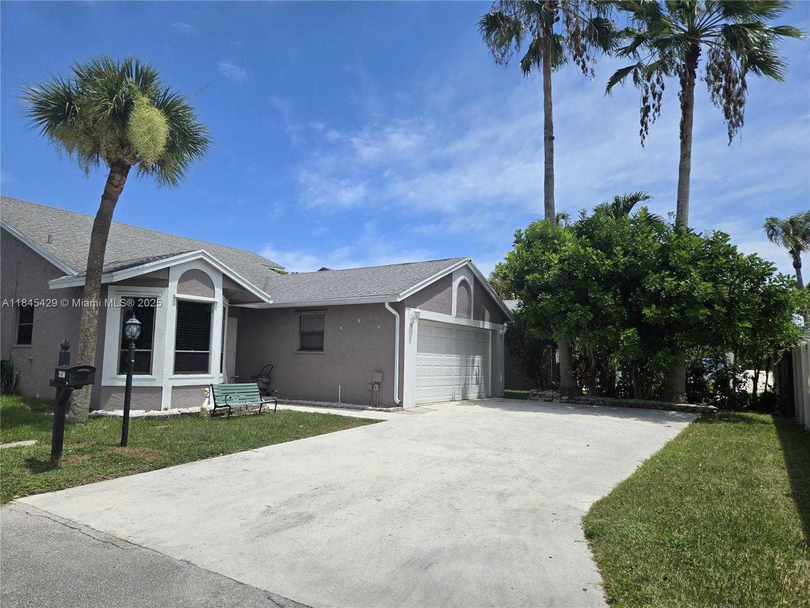 Small Image of 23330 SEDAWIE DR, Boca Raton Number 6
