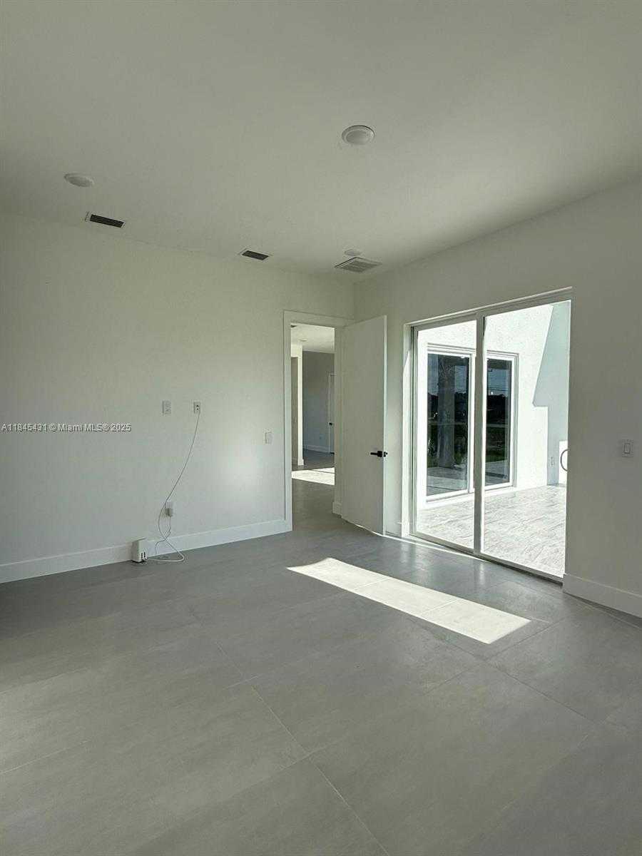 Small Image of 5 SOUTH WEST 26TH PLACE, Cape Coral Number 14