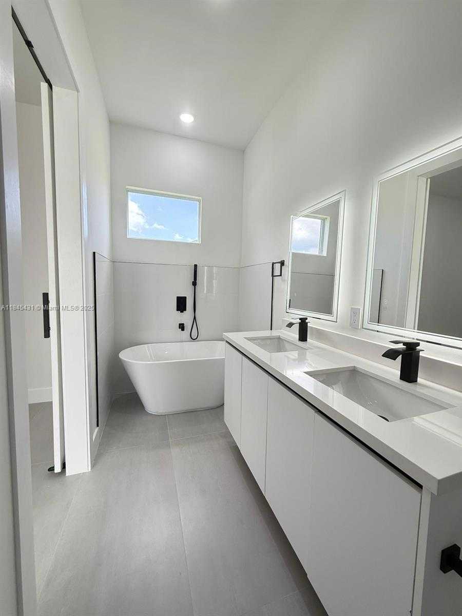 Small Image of 5 SOUTH WEST 26TH PLACE, Cape Coral Number 21