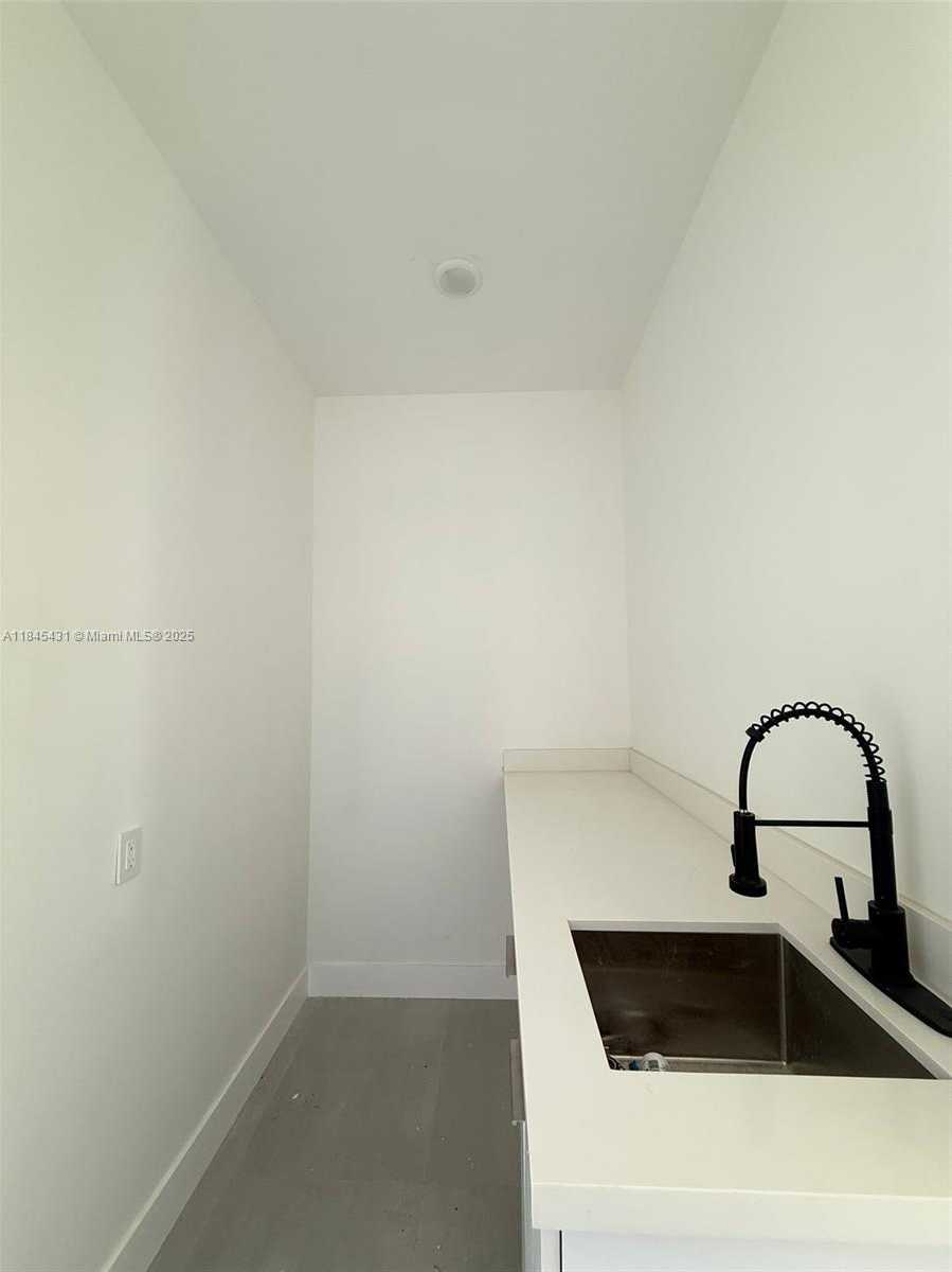 Small Image of 5 SOUTH WEST 26TH PLACE, Cape Coral Number 28