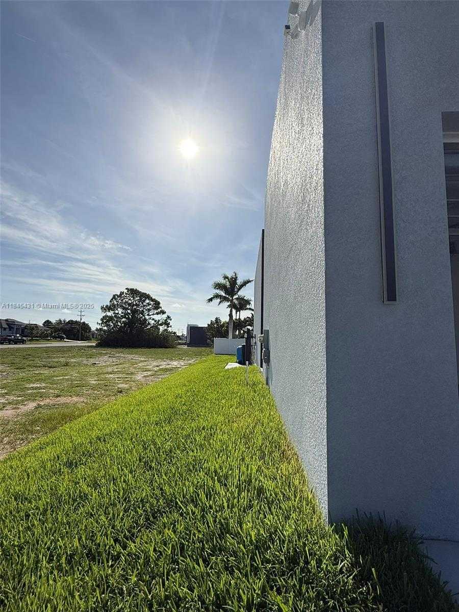 Small Image of 5 SOUTH WEST 26TH PLACE, Cape Coral Number 31