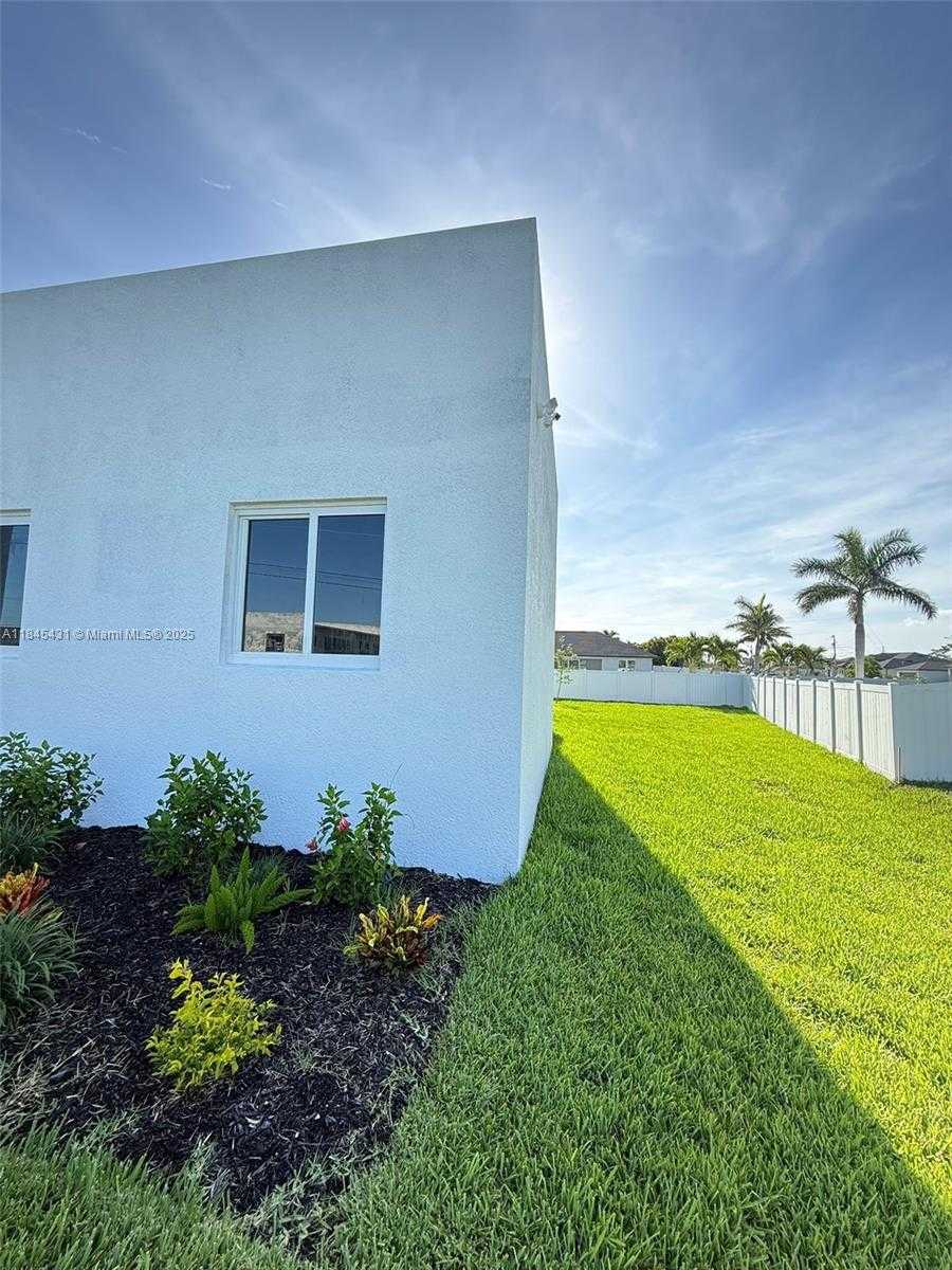 Small Image of 5 SOUTH WEST 26TH PLACE, Cape Coral Number 32