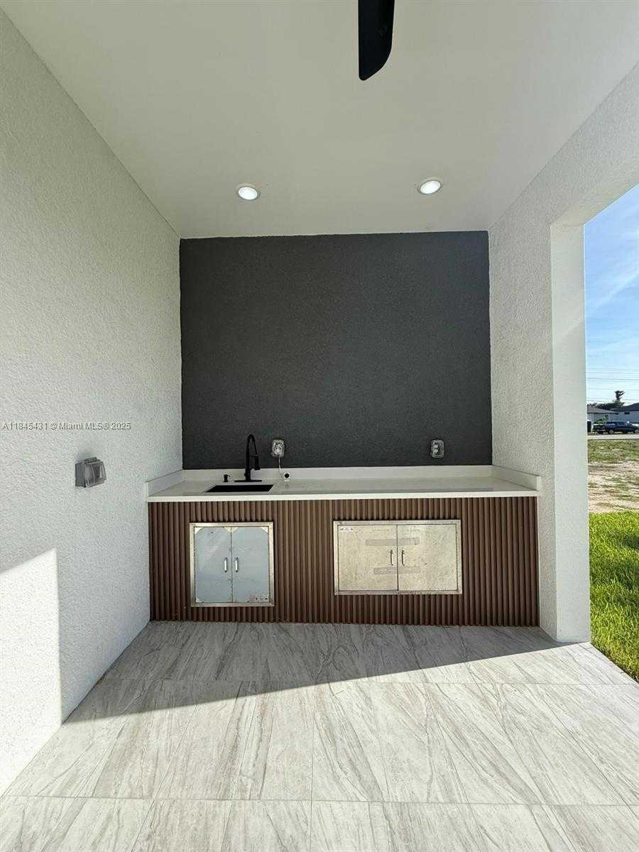 Small Image of 5 SOUTH WEST 26TH PLACE, Cape Coral Number 34