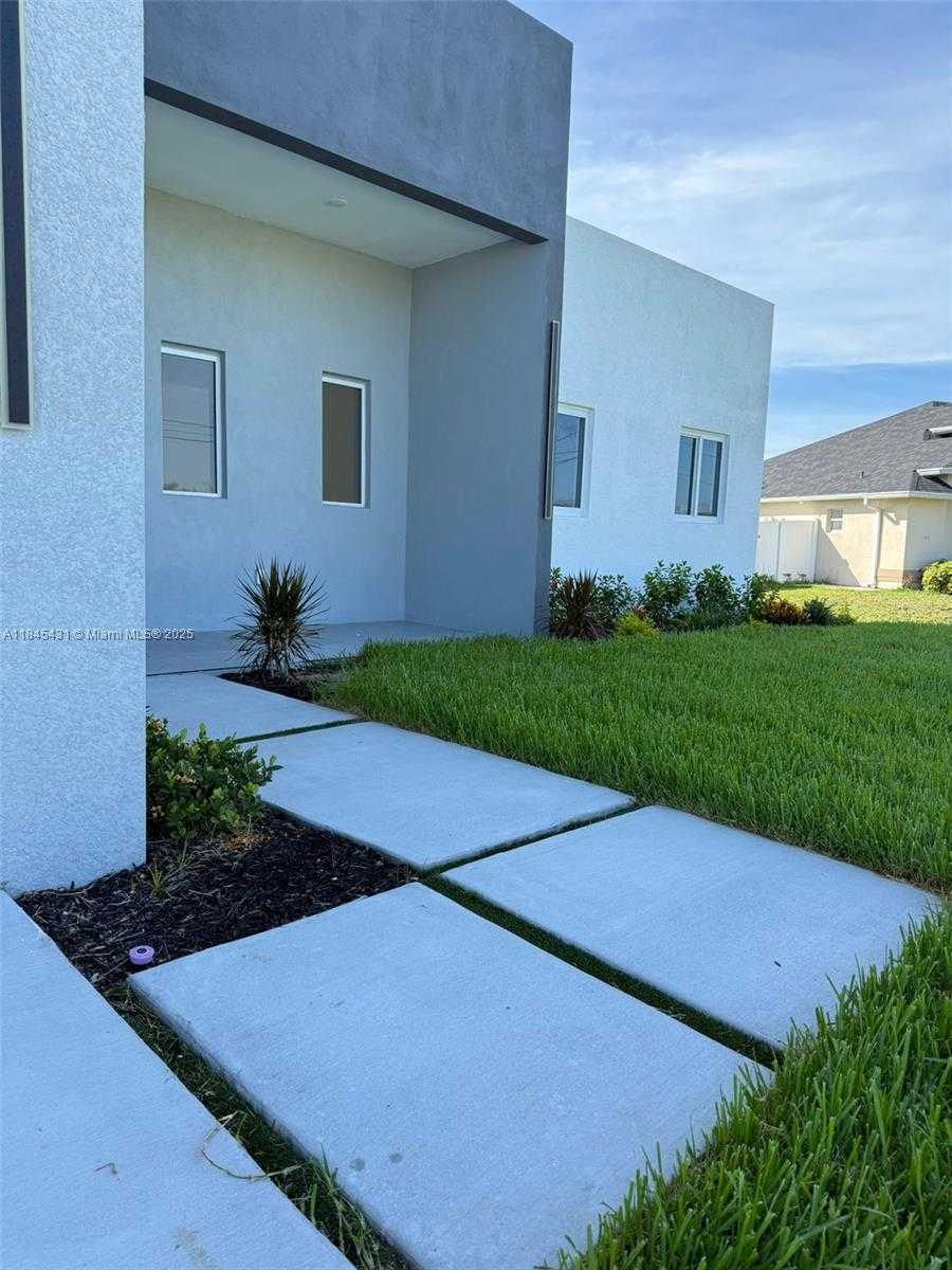 Small Image of 5 SOUTH WEST 26TH PLACE, Cape Coral Number 5