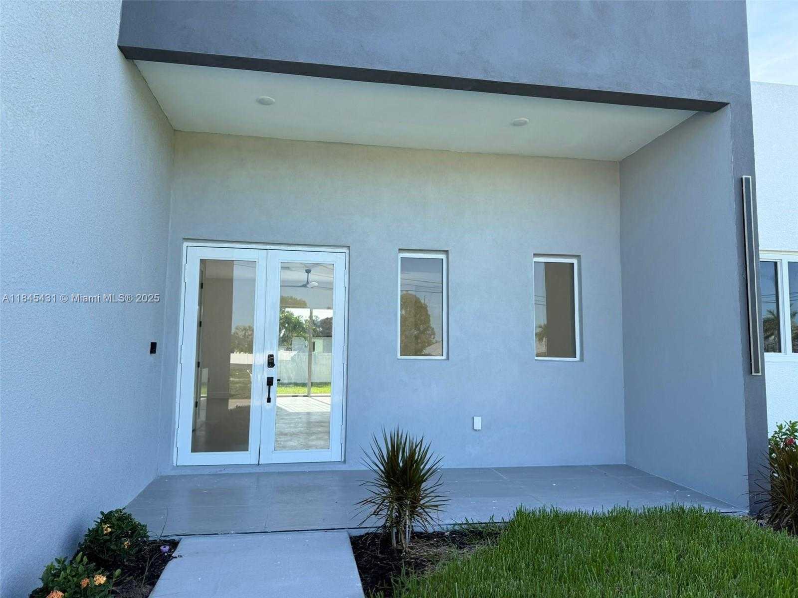 Small Image of 5 SOUTH WEST 26TH PLACE, Cape Coral Number 6