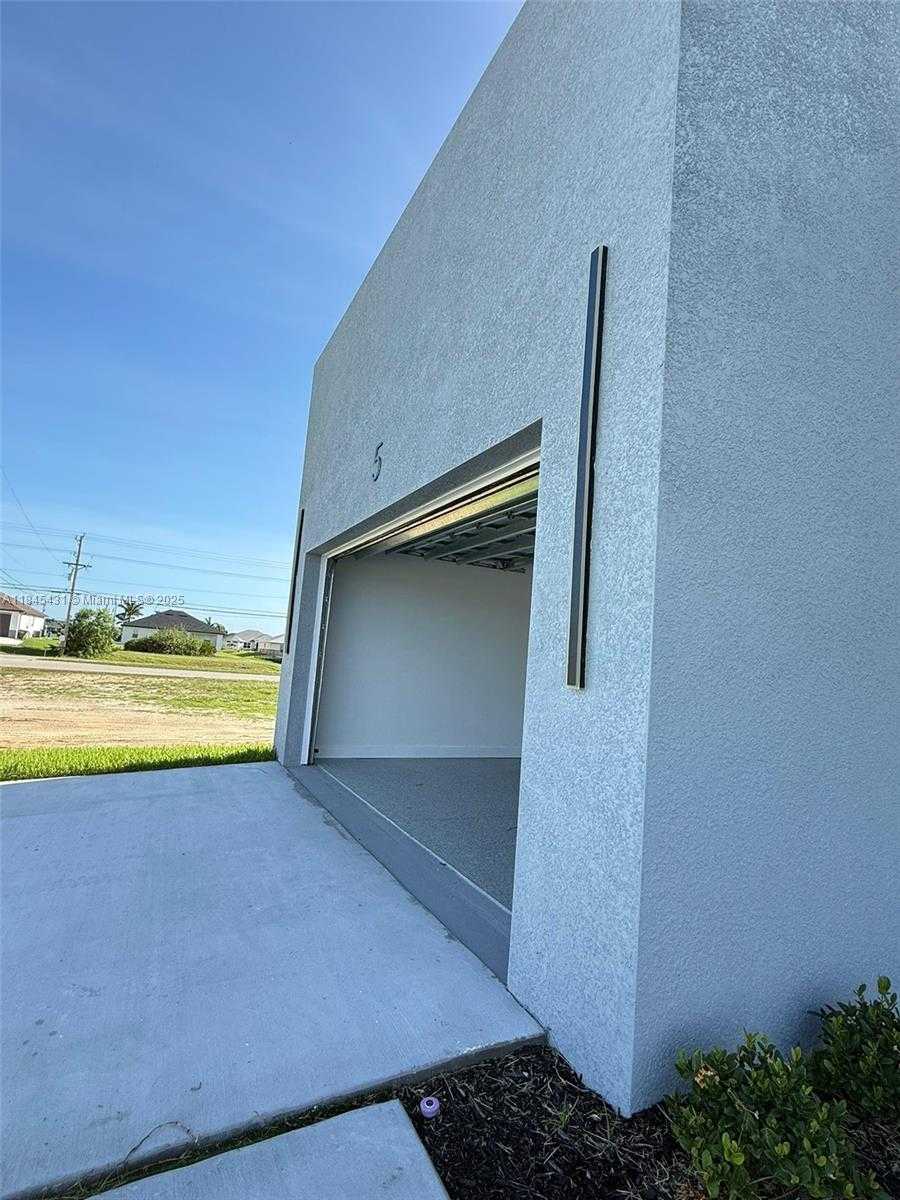 Small Image of 5 SOUTH WEST 26TH PLACE, Cape Coral Number 8