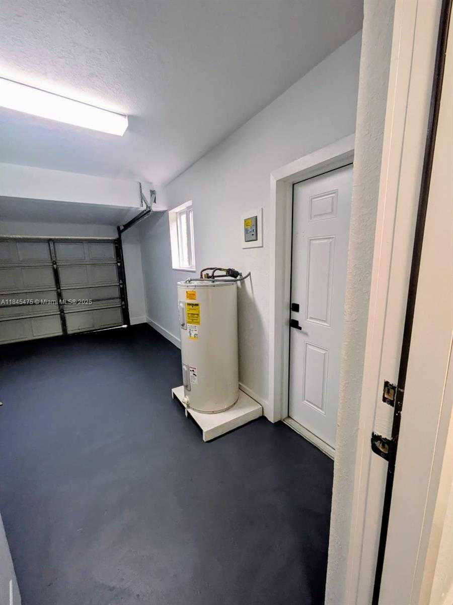 Small Image of 6201 SOUTH WEST 20TH CT, Miramar Number 11