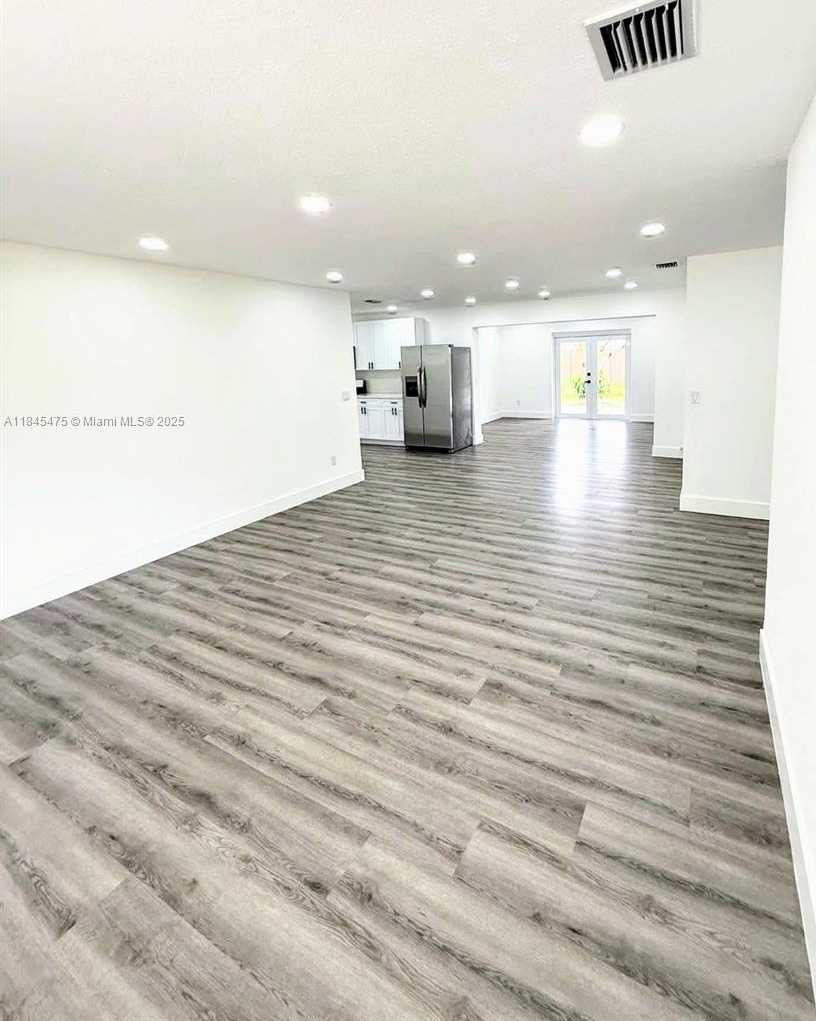 Small Image of 6201 SOUTH WEST 20TH CT, Miramar Number 4