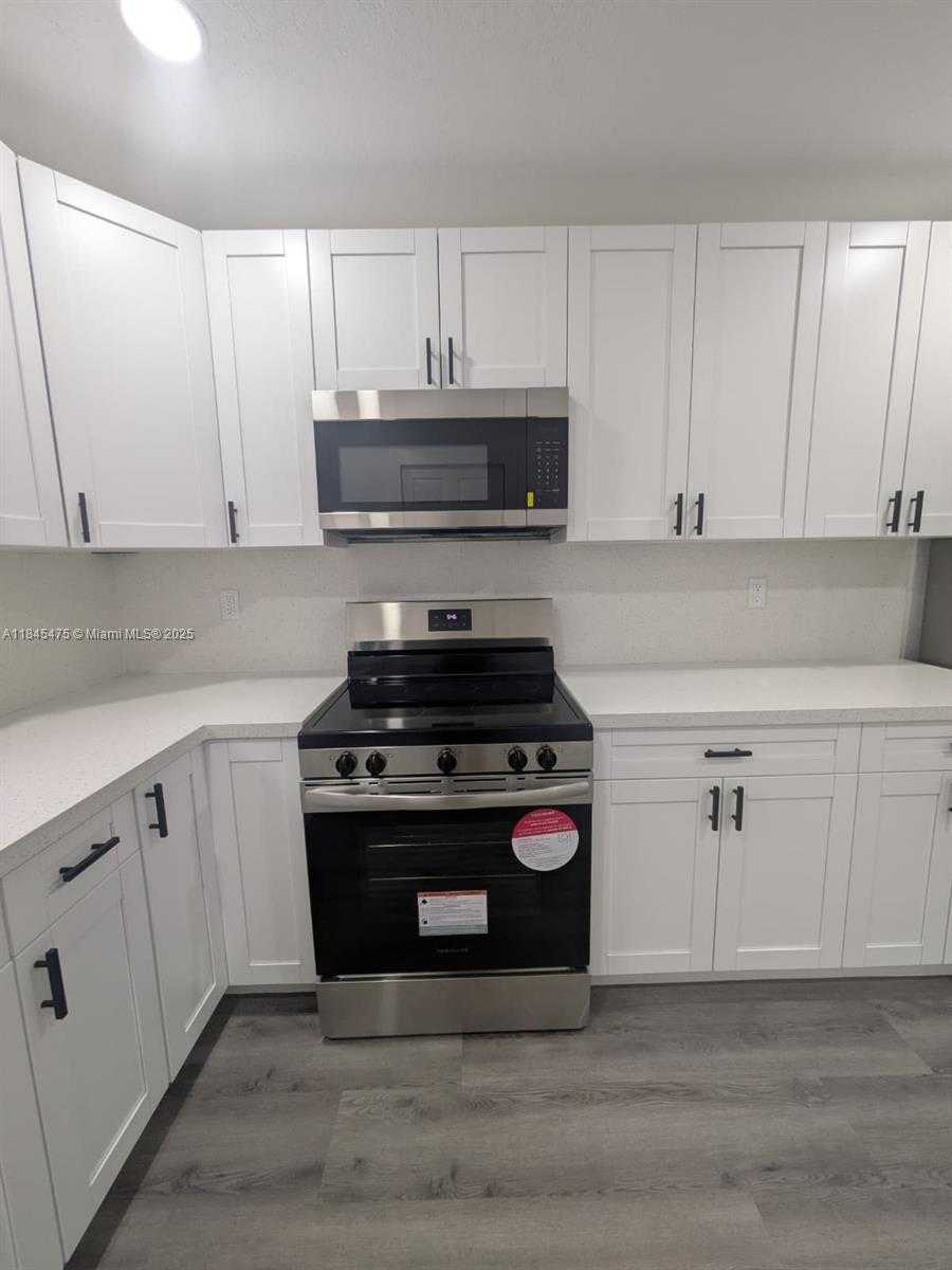 Small Image of 6201 SOUTH WEST 20TH CT, Miramar Number 47