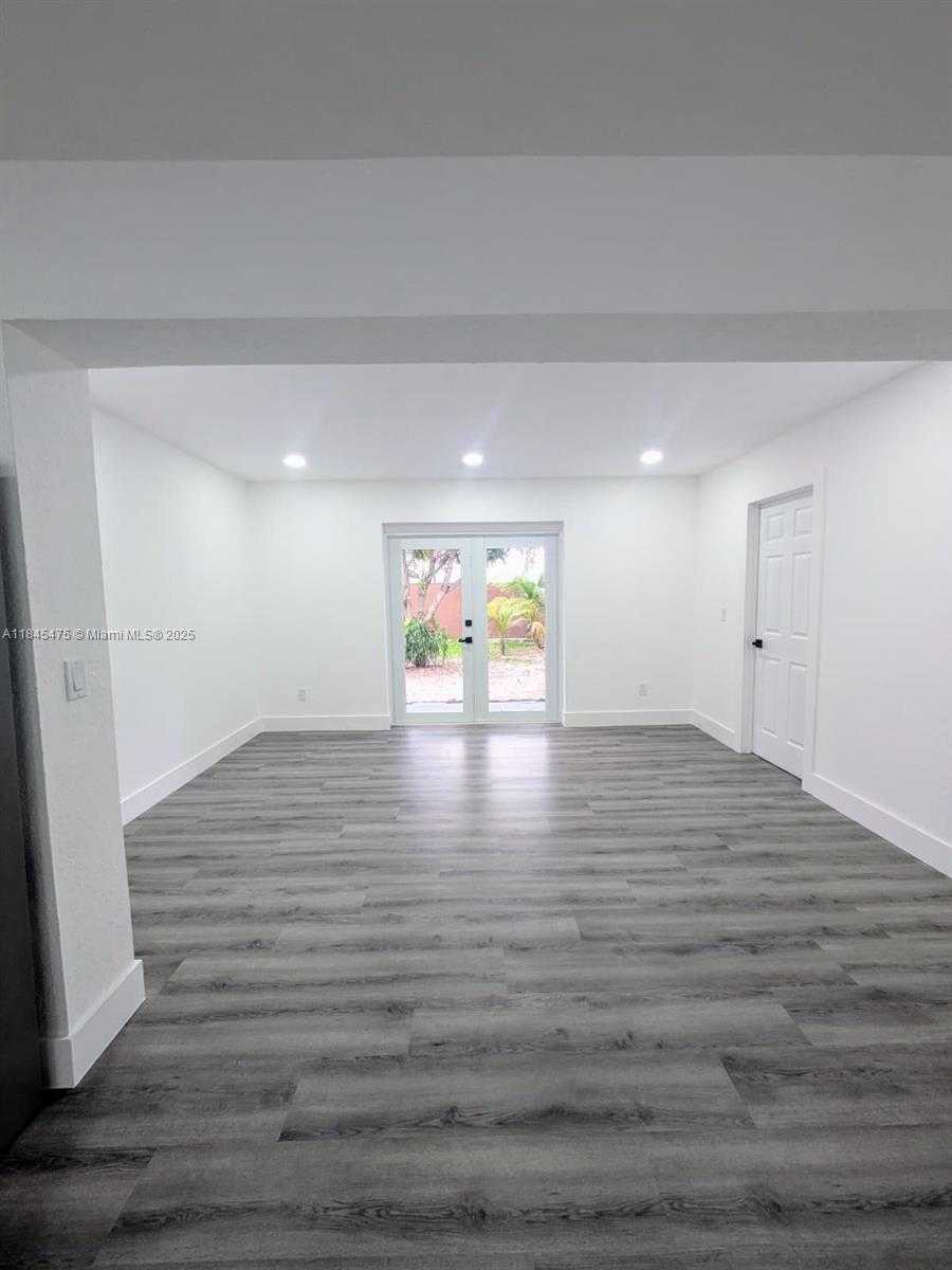 Small Image of 6201 SOUTH WEST 20TH CT, Miramar Number 6