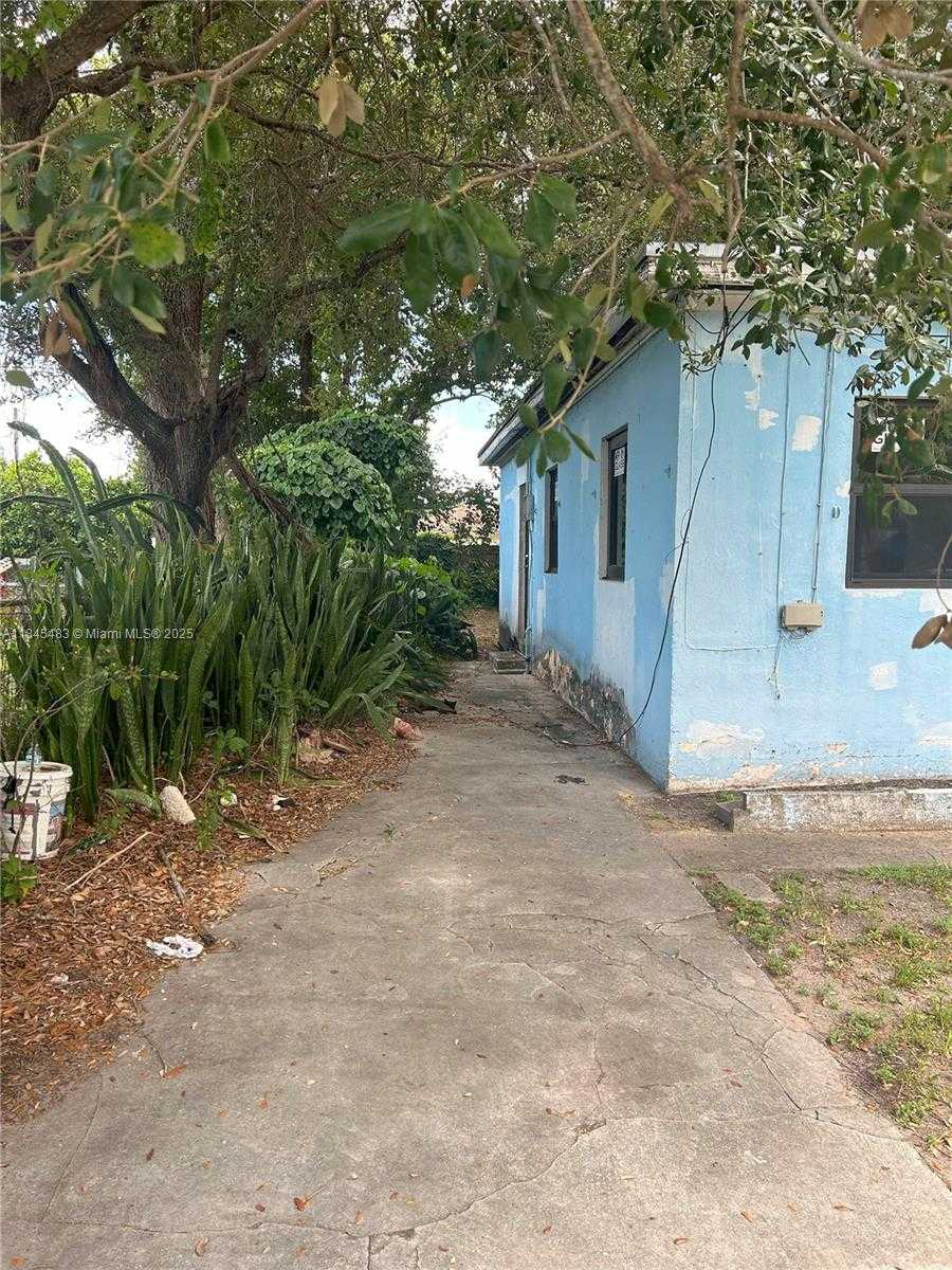 Small Image of 2281 NORTH WEST 153RD ST, Miami Gardens Number 4