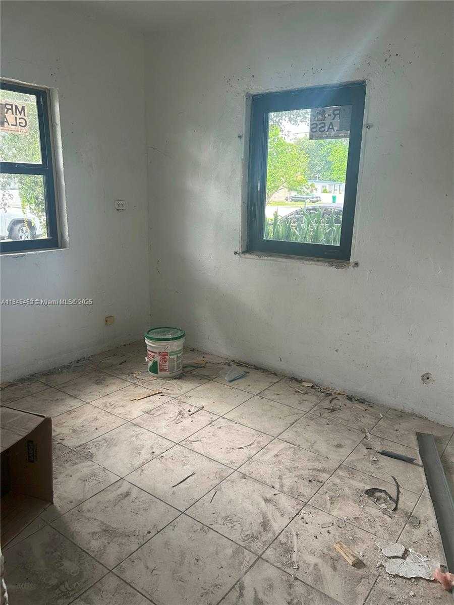 Small Image of 2281 NORTH WEST 153RD ST, Miami Gardens Number 7