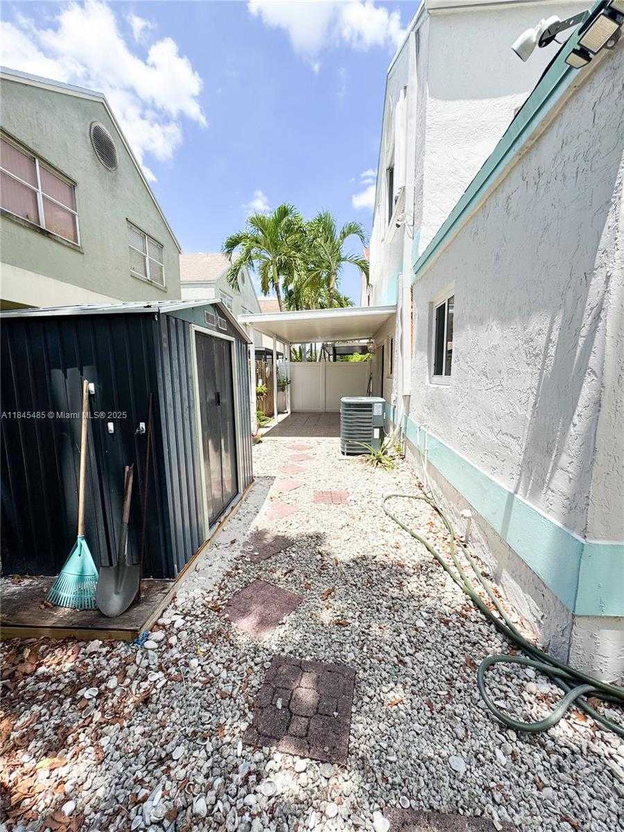 Small Image of 331 NORTH WEST 101ST TERRACE, Pembroke Pines Number 22