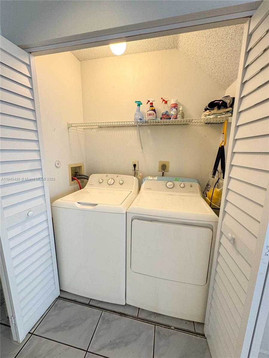 Small Image of 331 NORTH WEST 101ST TERRACE, Pembroke Pines Number 25