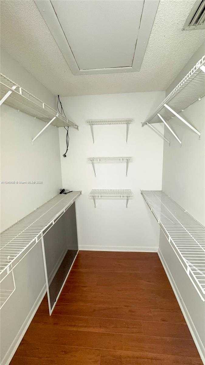 Small Image of 331 NORTH WEST 101ST TERRACE, Pembroke Pines Number 4