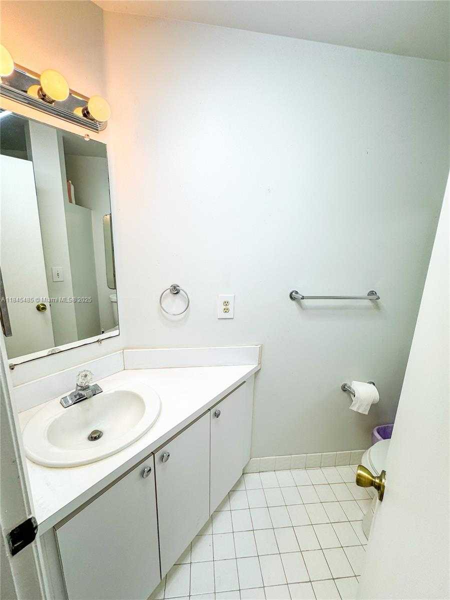 Small Image of 331 NORTH WEST 101ST TERRACE, Pembroke Pines Number 9