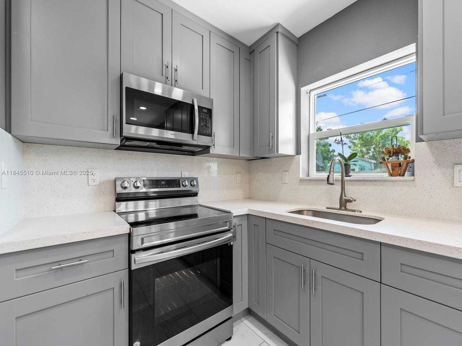Small Image of 15230 SOUTH WEST 297TH ST, Homestead Number 17