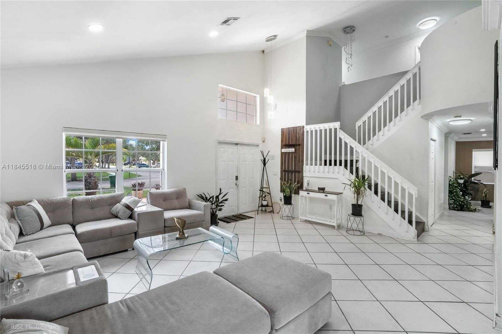 Small Image of 14591 VISTA VERDI RD, Davie Number 3