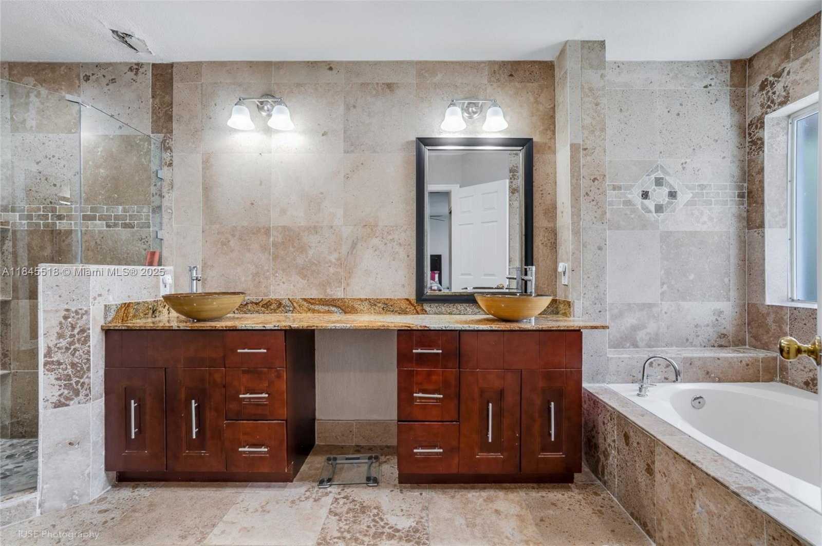 Small Image of 14591 VISTA VERDI RD, Davie Number 4