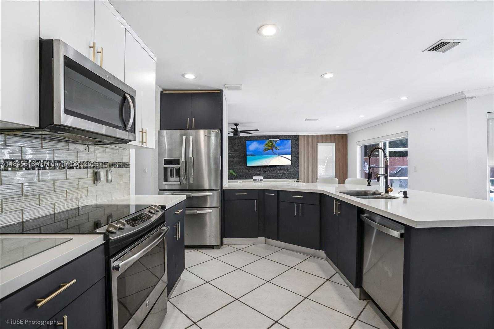 Small Image of 14591 VISTA VERDI RD, Davie Number 8