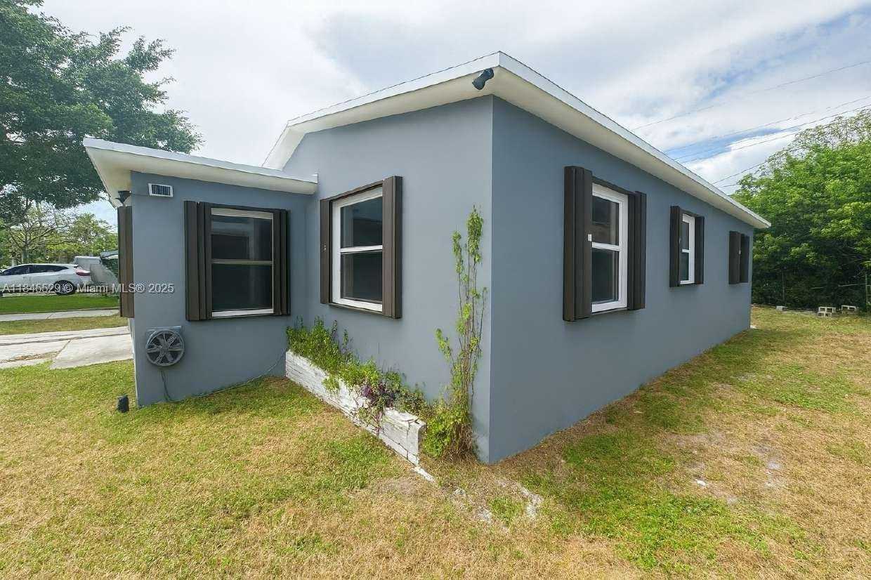 Small Image of 2231 NORTH WEST 9TH CT, Fort Lauderdale Number 4