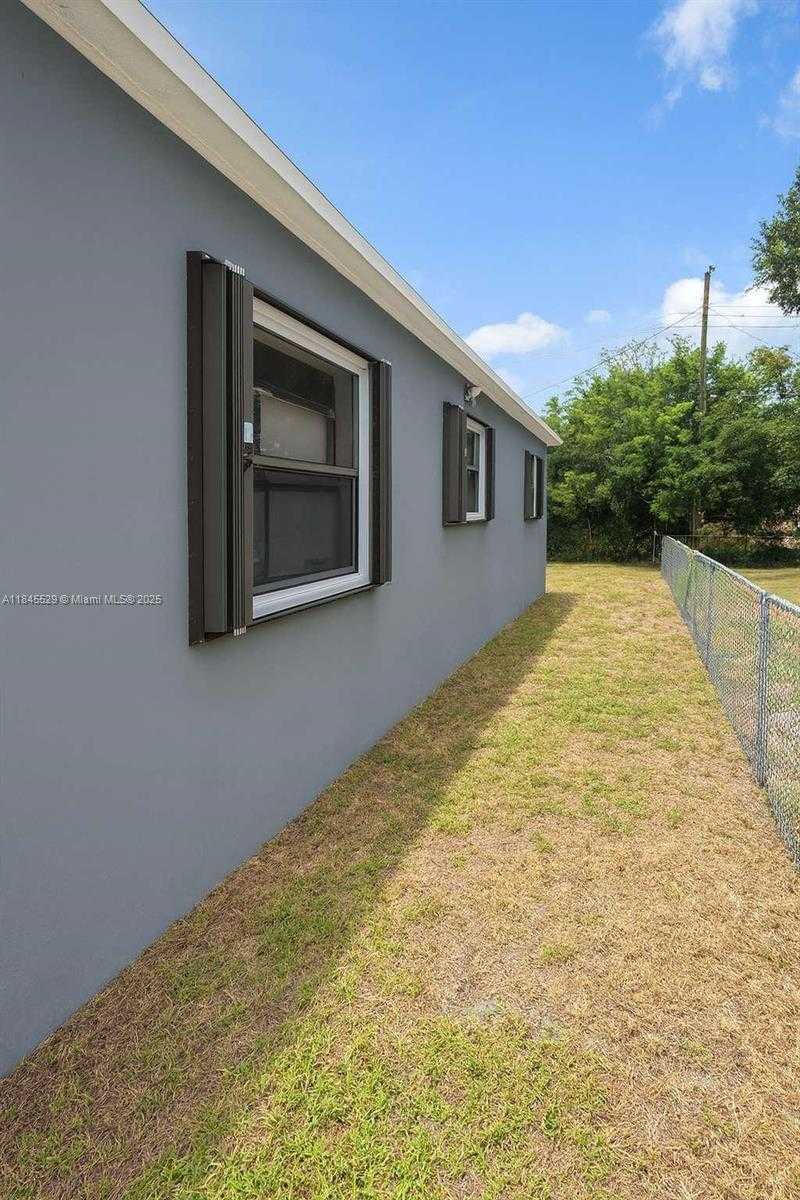Small Image of 2231 NORTH WEST 9TH CT, Fort Lauderdale Number 6
