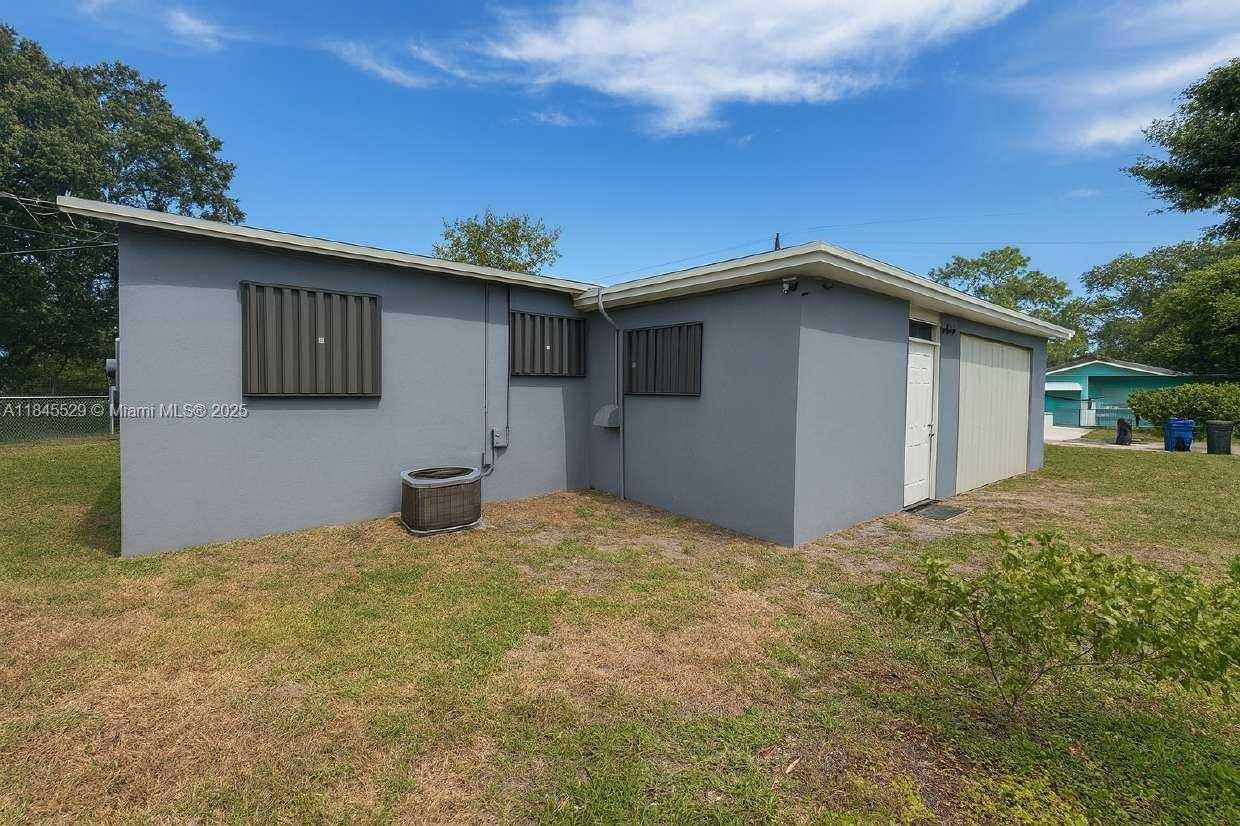 Small Image of 2231 NORTH WEST 9TH CT, Fort Lauderdale Number 7