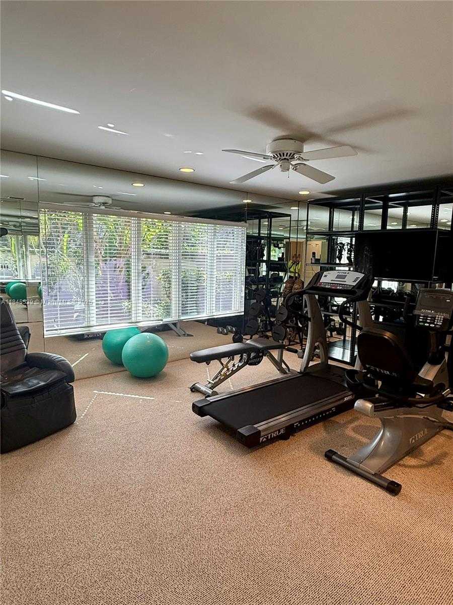 Small Image of 3508 BAYSHORE VILLAS DR, Miami Number 10
