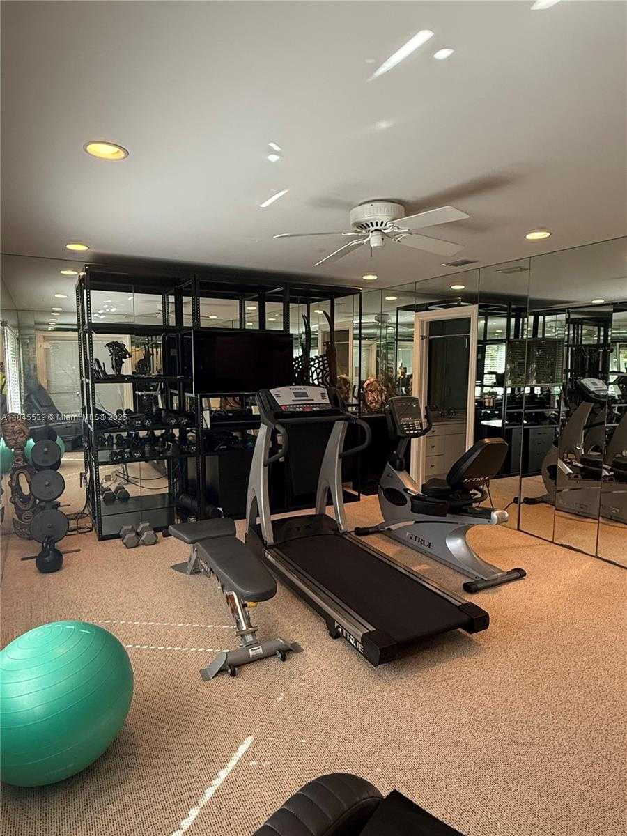 Small Image of 3508 BAYSHORE VILLAS DR, Miami Number 11