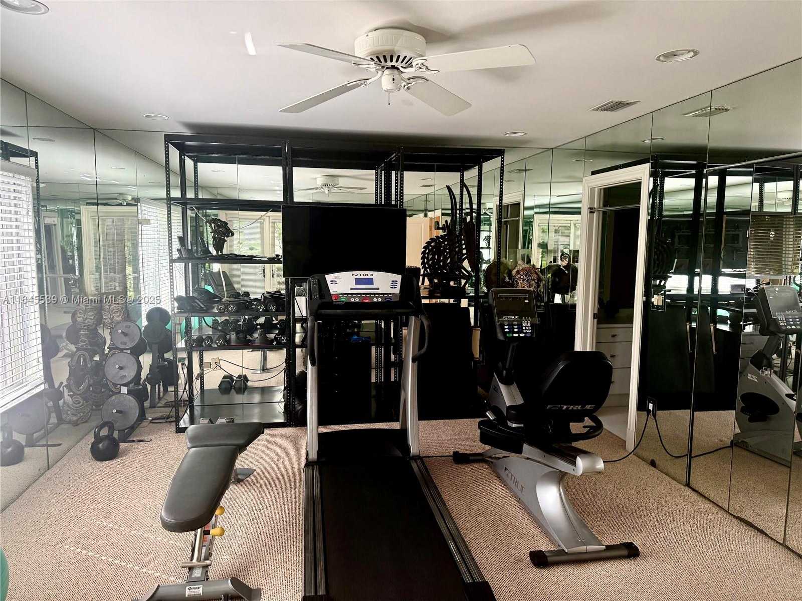 Small Image of 3508 BAYSHORE VILLAS DR, Miami Number 12